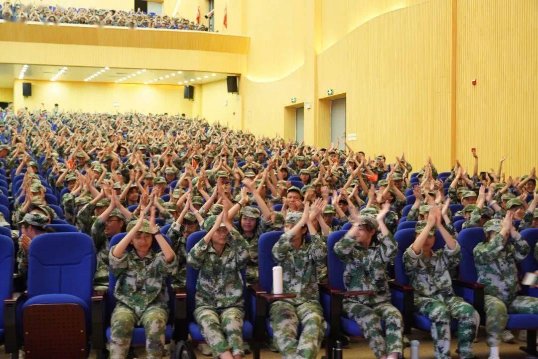 异地恋情侣的恋爱保证是什么?女朋友不接受异地恋怎么办?游戏画面